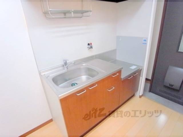 キッチン　キッチン台もきれいです。