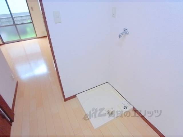 洗濯機置場　室内に洗濯機が設置可能です。