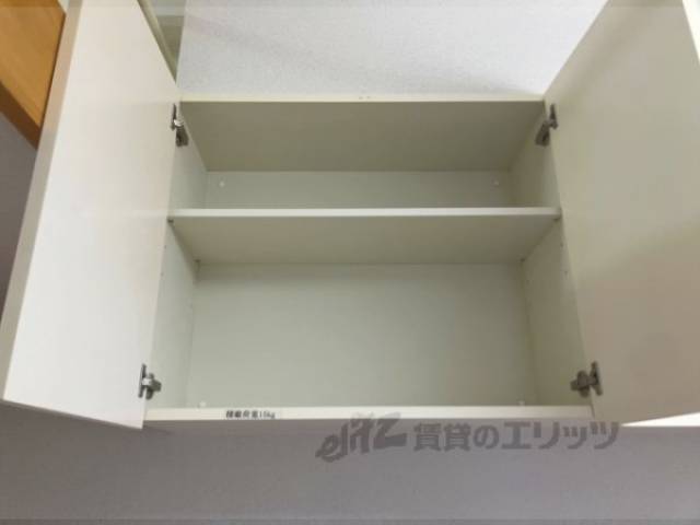 居室 上部収納