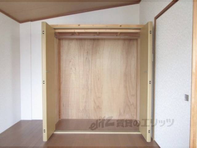 収納　6帖の洋室の収納