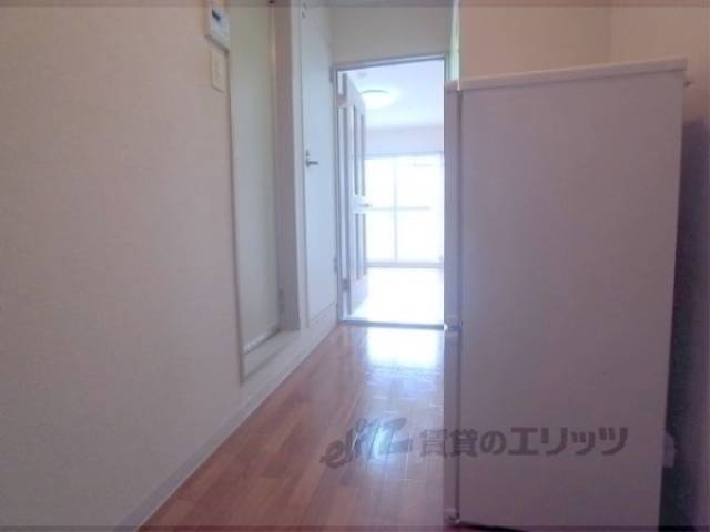 廊下　廊下のフローリングもきれいです。