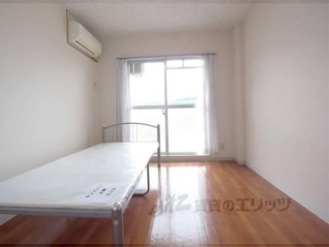 居室　清潔感のあるお部屋です。