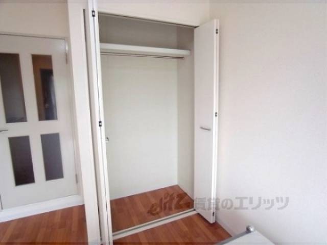 収納　お洋服をしっかり整頓できますね。