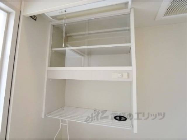 キッチン　上部収納