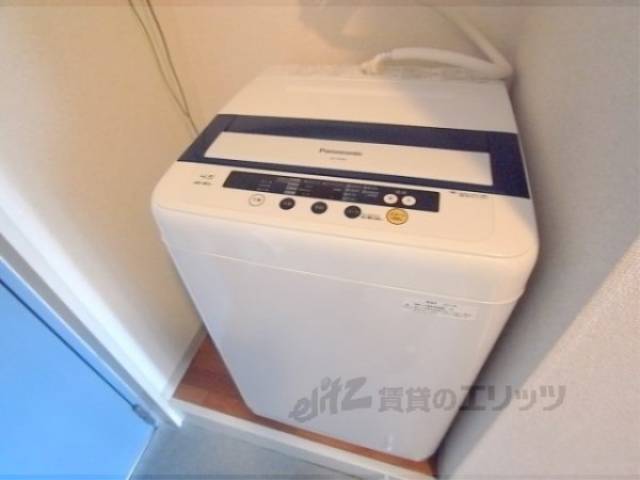 洗濯機置場　洗濯機