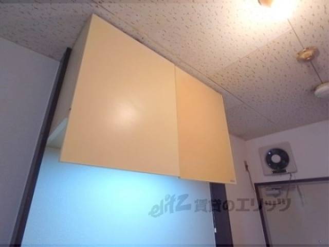 キッチン　上部棚