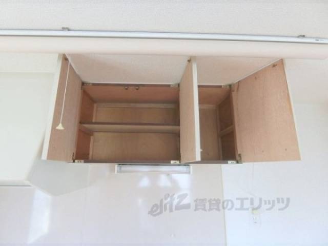 キッチン　キッチン上部収納