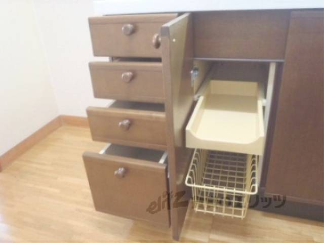 キッチン　下部収納