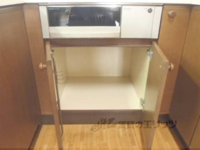 キッチン　下部収納