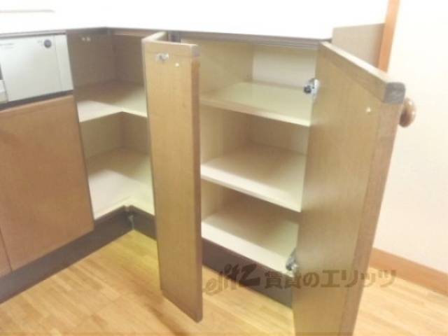 キッチン　下部収納