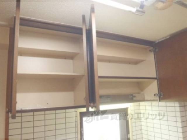 キッチン　上部収納
