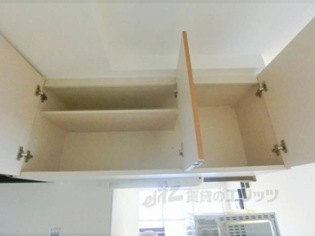 キッチン　上部収納