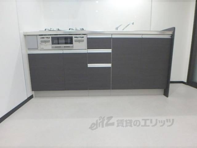 キッチン　収納下部