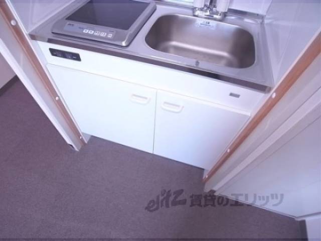 キッチン　キッチン収納　調理器具などを置くのに便利です