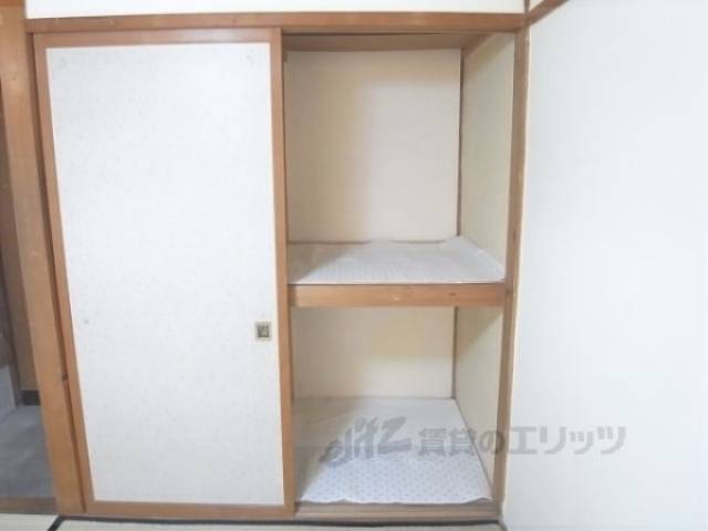 収納　エアコン