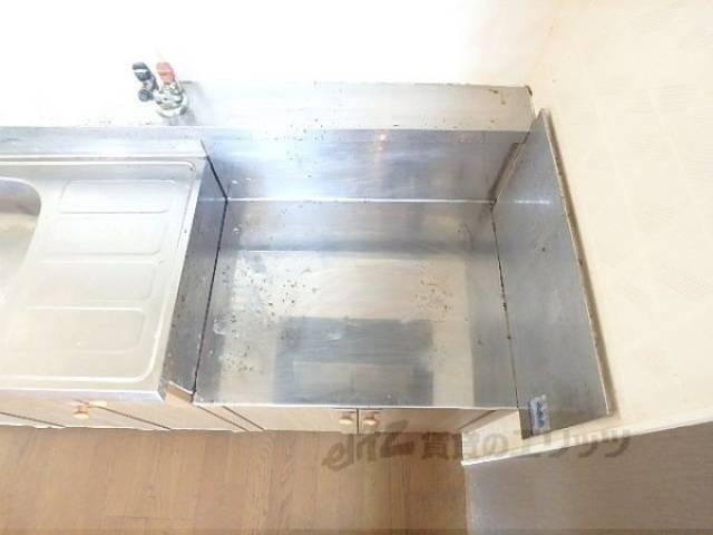 キッチン　コンロ置き場