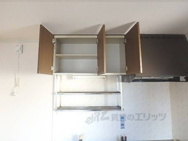 キッチン　上部収納