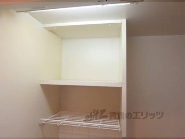 キッチン　上部収納