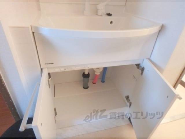 洗面所　洗面所下部収納