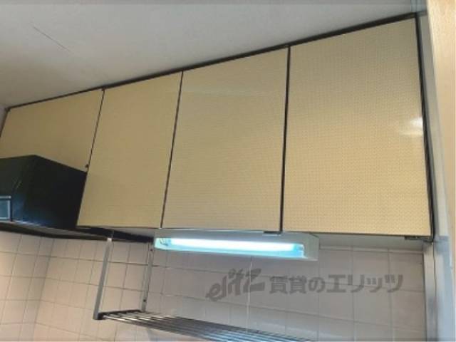 キッチン　上部収納