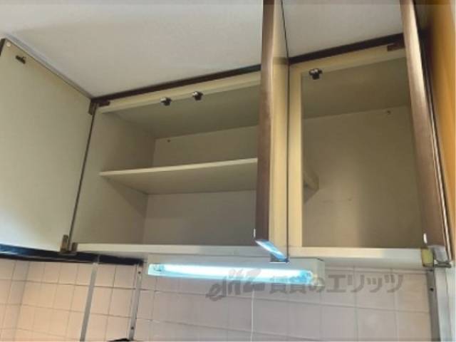 キッチン　上部収納