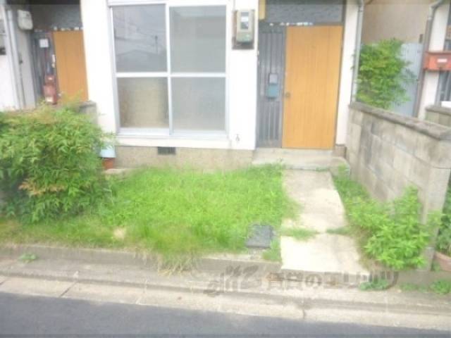 玄関前