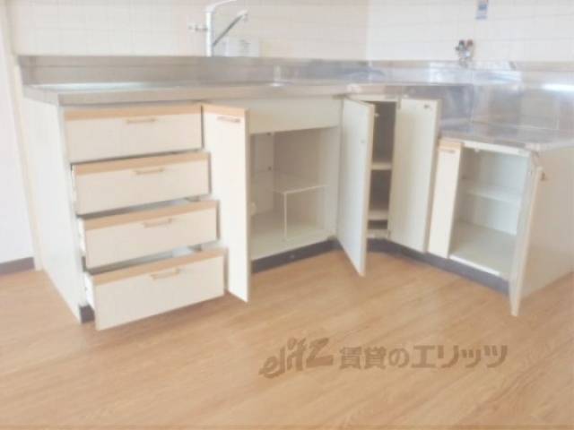 キッチン　下部収納