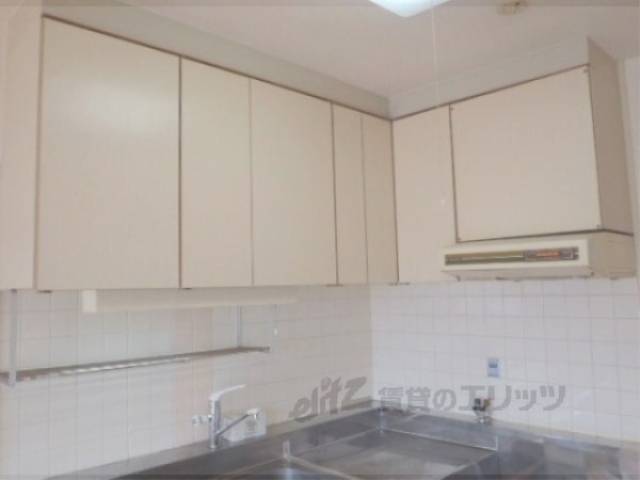 キッチン　上部収納