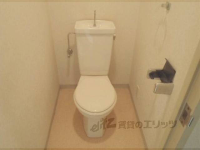 トイレ　ご自由にウォシュレット設置してください