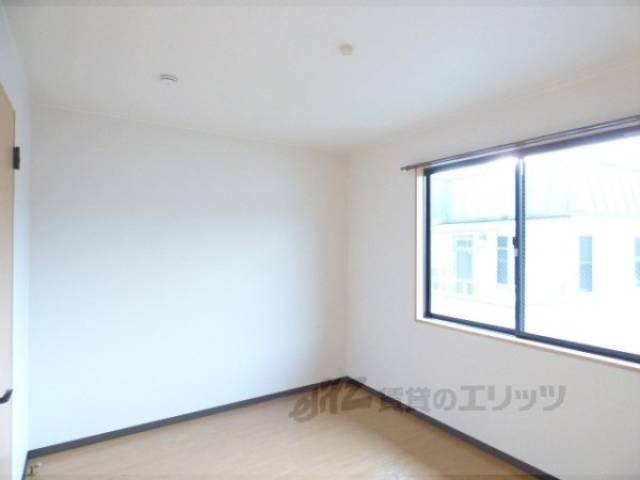 洋室　2階　6帖