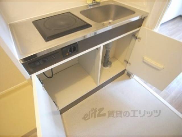 キッチン　下部収納