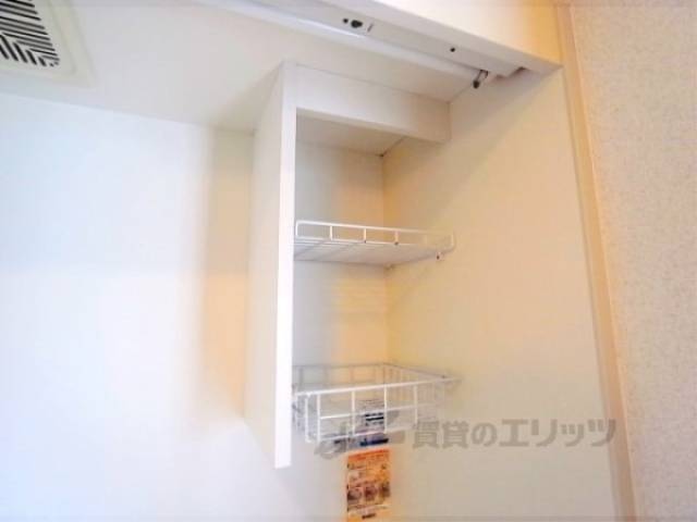 キッチン　上部収納