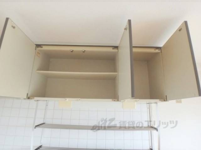 キッチン　収納上部