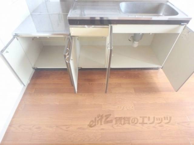 キッチン　収納下部