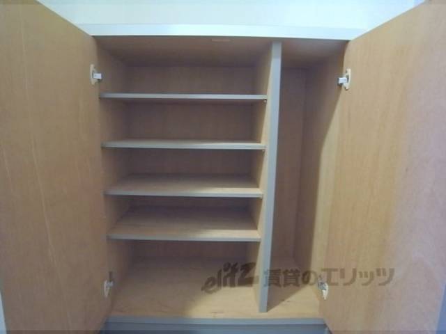 下駄箱　たくさん靴が入ります