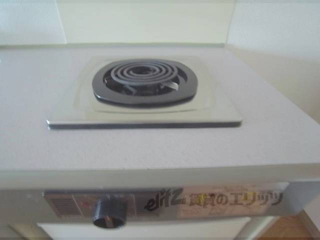キッチン　電子コンロ　電気コンロで安心です