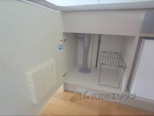 収納　キッチン下　お鍋もしまえます