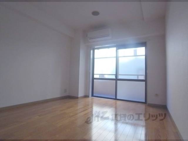 居室　11.5帖と広々しています