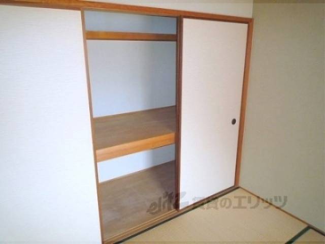 収納　押入れ