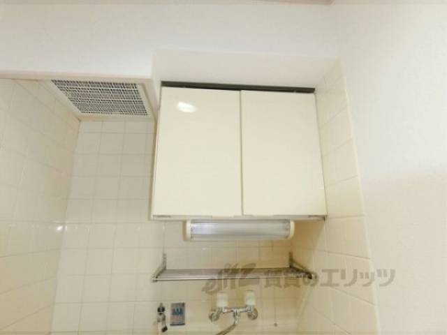 キッチン　上部収納