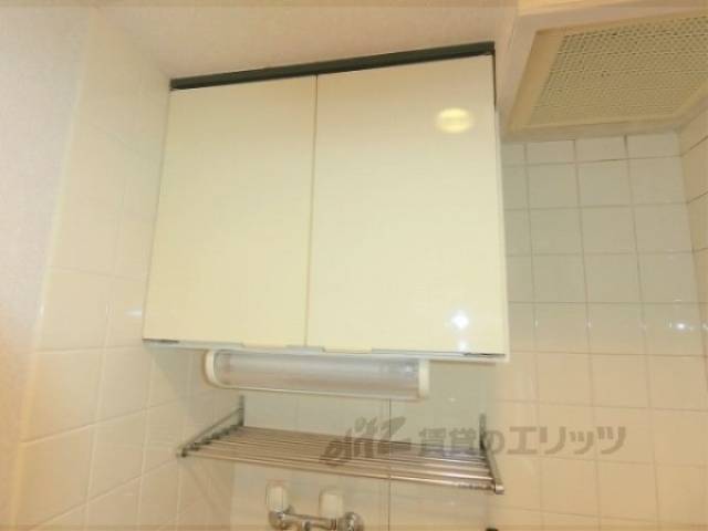 キッチン　上部収納