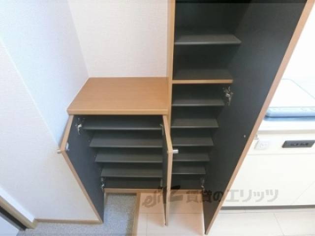 下駄箱　下部