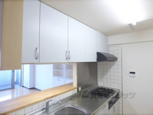 キッチン　キッチン上部収納