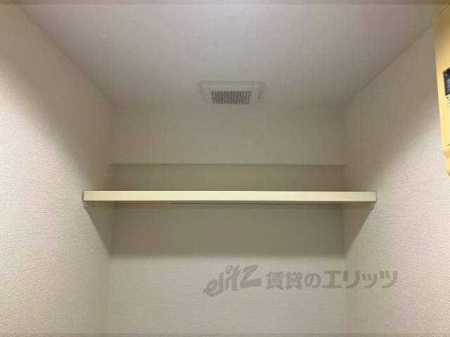 トイレ　上部収納