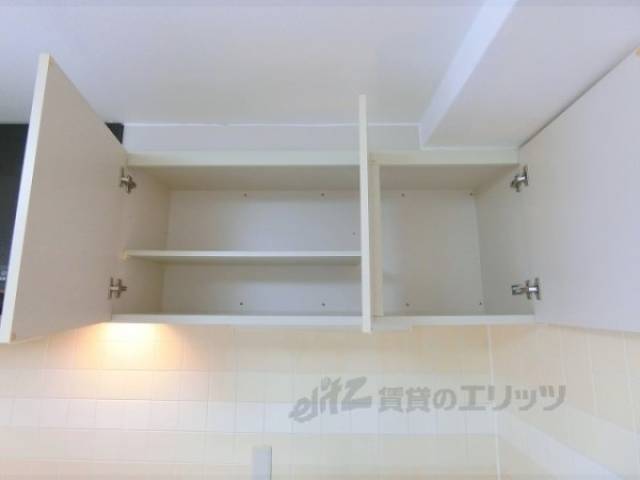 キッチン　上部収納