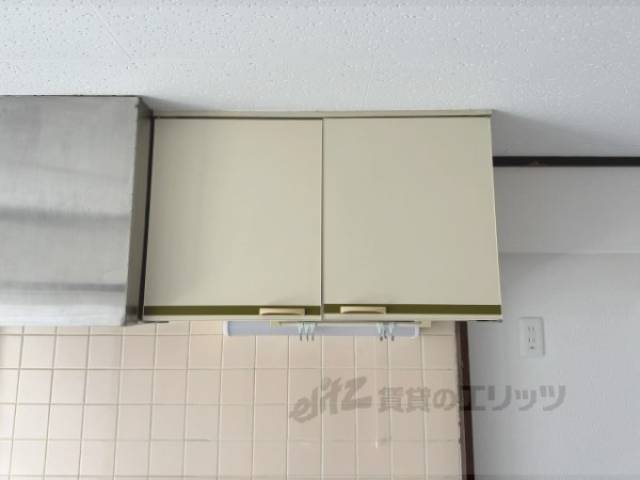 キッチン　上部収納