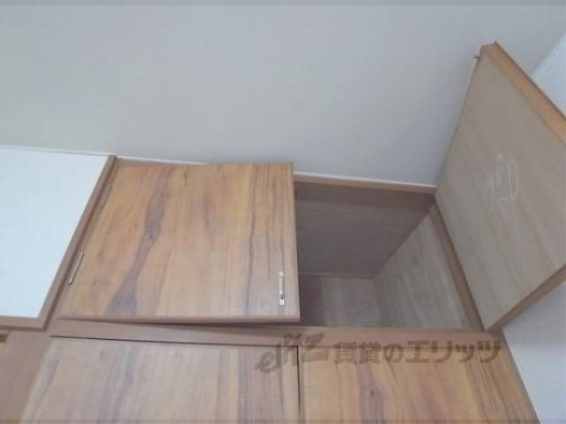 収納　上にも収納が