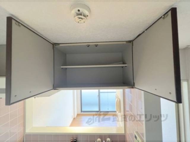 キッチン　上部収納