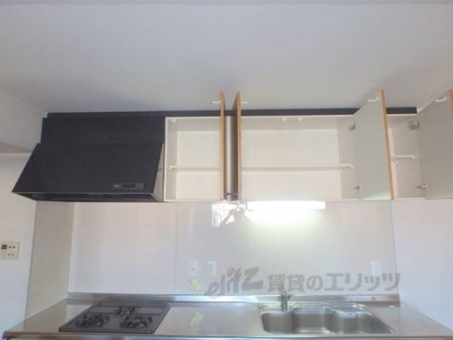 キッチン　上部収納