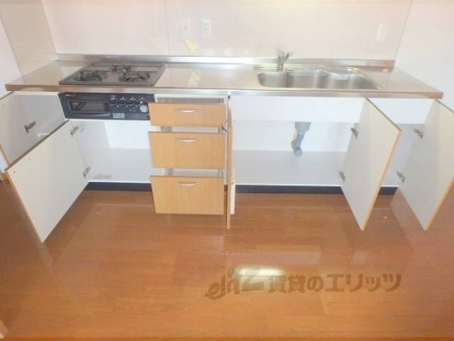 キッチン　下部収納